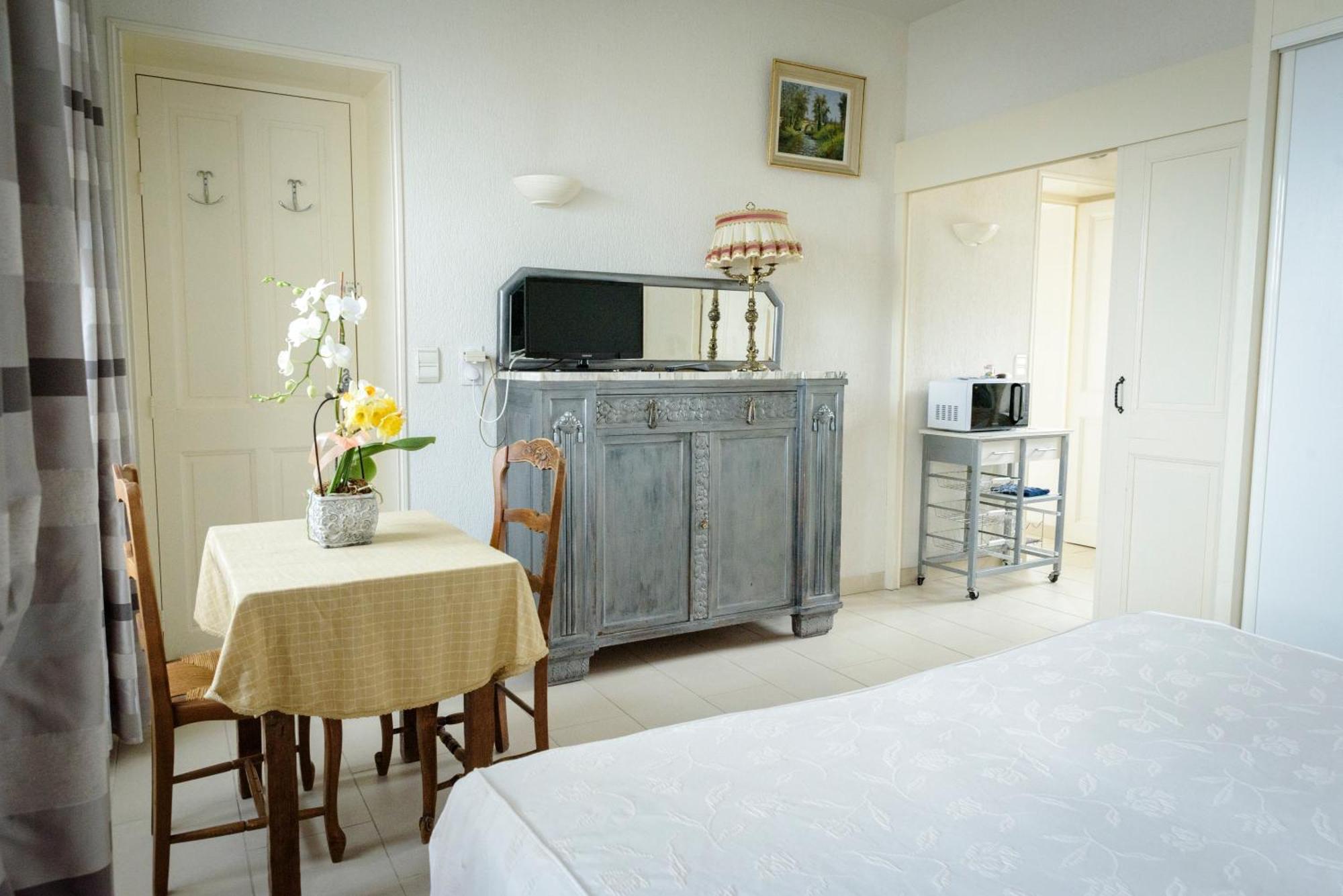 Maison Studios & Appartements Les 4 Vents Luc-sur-Mer Esterno foto