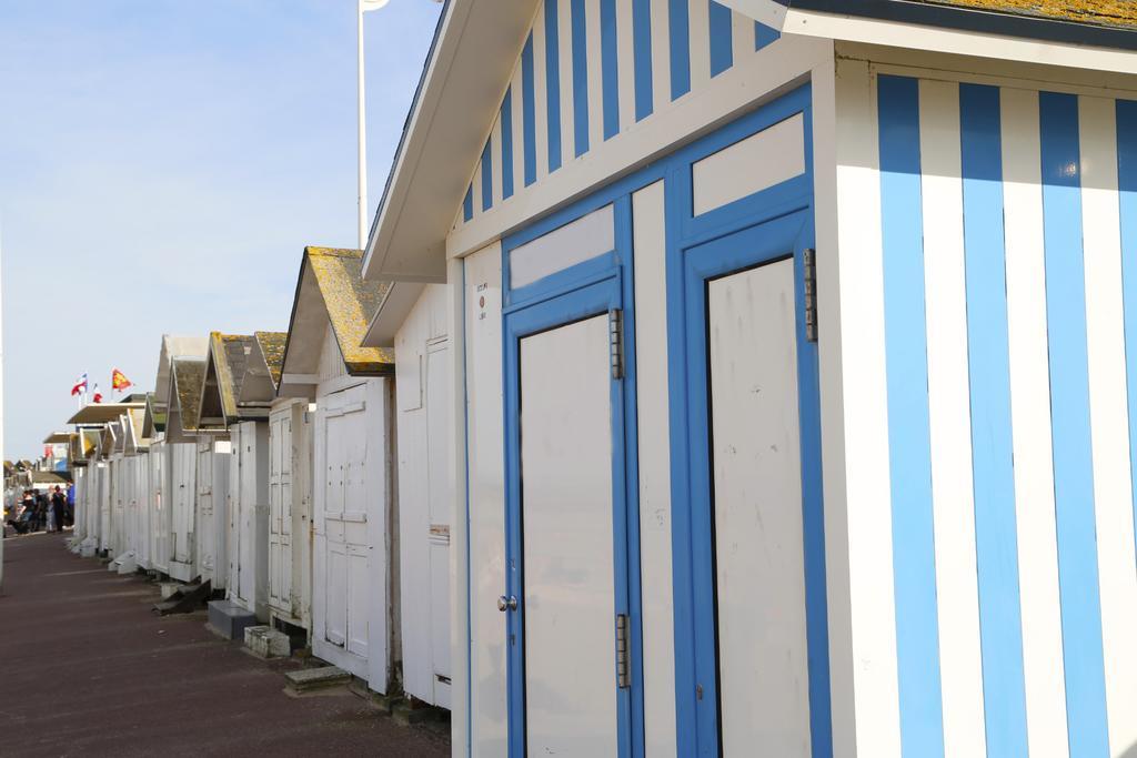 Maison Studios & Appartements Les 4 Vents Luc-sur-Mer Esterno foto