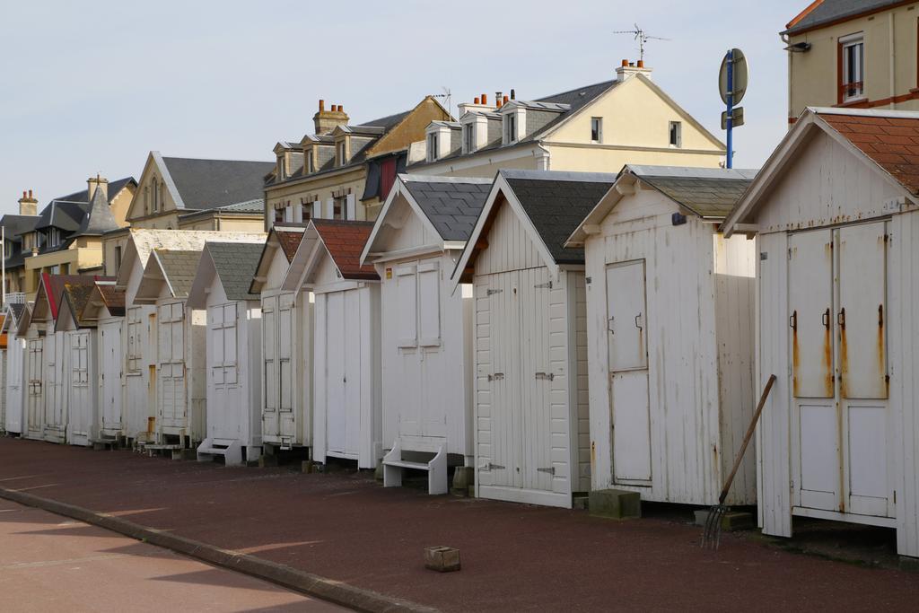 Maison Studios & Appartements Les 4 Vents Luc-sur-Mer Esterno foto